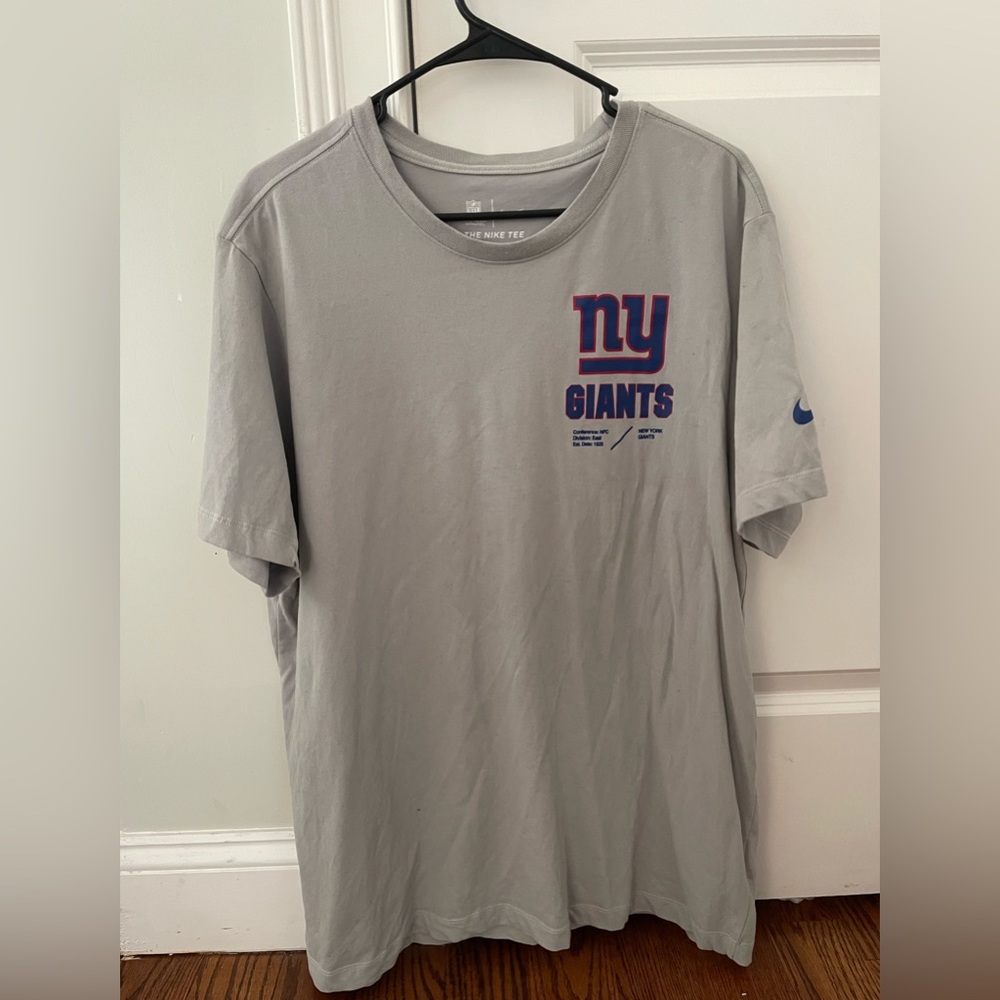 New York Giants short sleeve Nike shirt